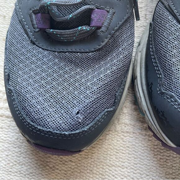 New Balance Gray Lace Up Trail Running Shoes Size 8.5 - Picture 6 of 9